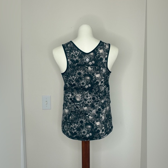 Lululemon Run Split Singlet Size 4 - Picture 4 of 8